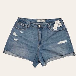 NWTs Hollister Curvy Ultra High-Rise Vintage Relaxed Mom Shorts 3”